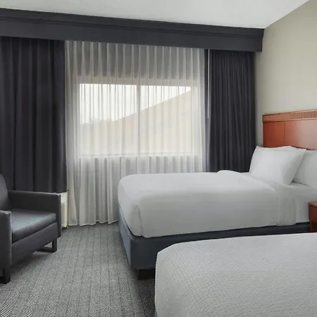 Courtyard By Marriott New Carrollton Landover-3