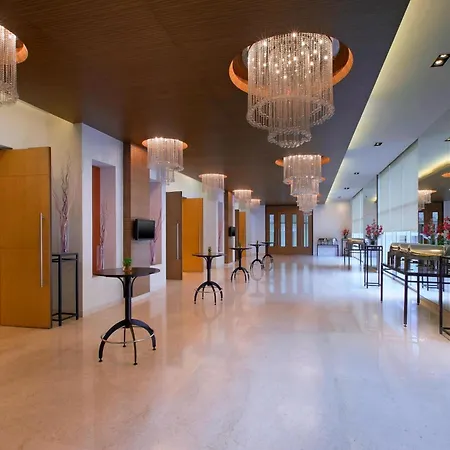 Four Points By Sheraton Hotel And Serviced Apartments Pune-3