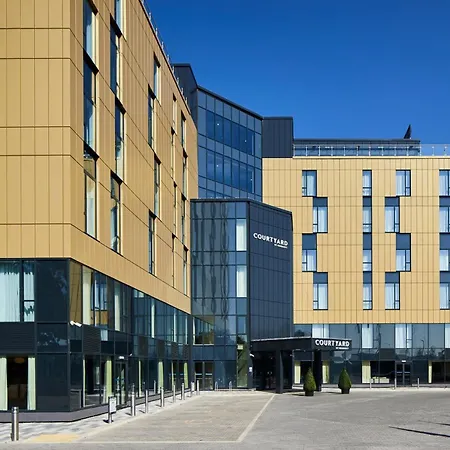 Courtyard By Marriott London Heathrow Airport-3