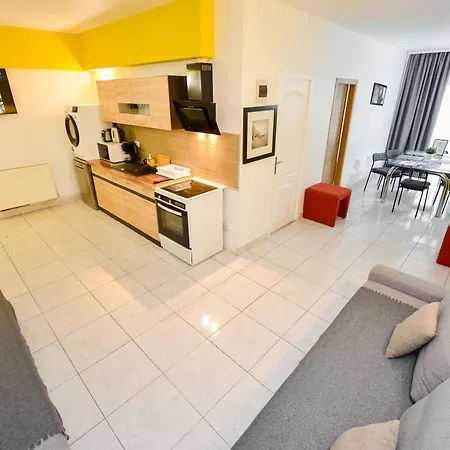 The Lincoln Suites - Central Shabbat Friendly Apartments-3