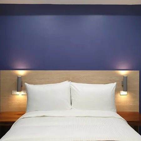 Leez Inn Makati-3