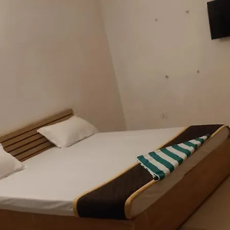 Spacious Ac Rooms With Swimming Pool Access-2