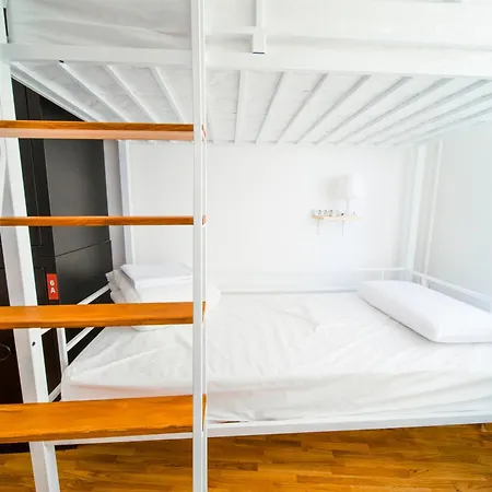 New Generation Hostel Como Lake-2