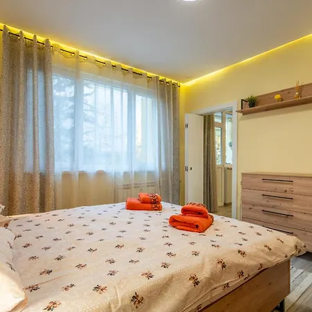 Lotus Apartments With Free Parking-3