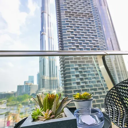 Burj Vista 2Br Luxurious Apartment With Direct Access To Dubai Mall-2
