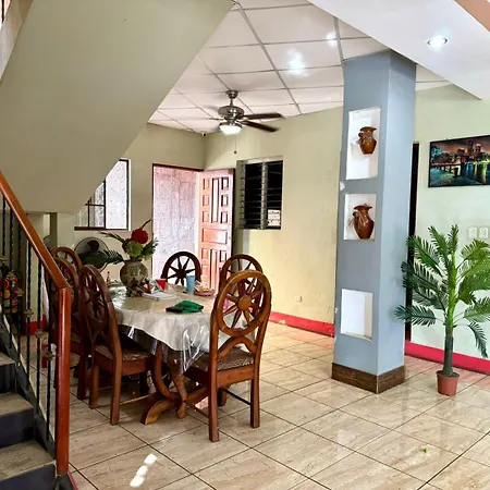 Villalobos Hotel Managua-3
