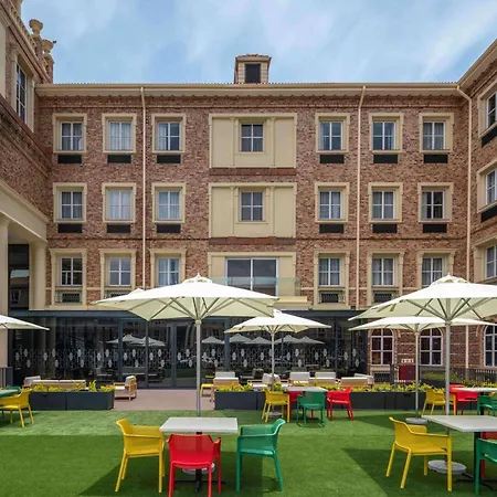 Hampton By Hilton Sandton Grayston-2