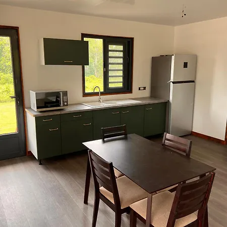 Parea Lodge Huahine Bungalow F2 #Miti-2