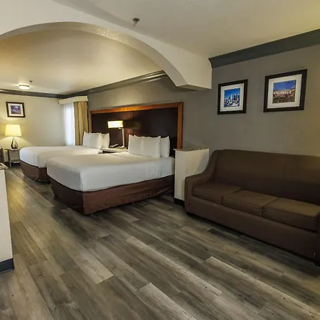 Comfort Inn & Suites Near Universal - N Hollywood - Burbank-2