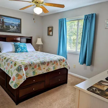 Centrally Located-Pools-Well Equipped Kitchen-Forest Views-2