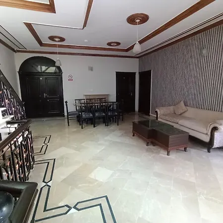 Raverian Guest House-2