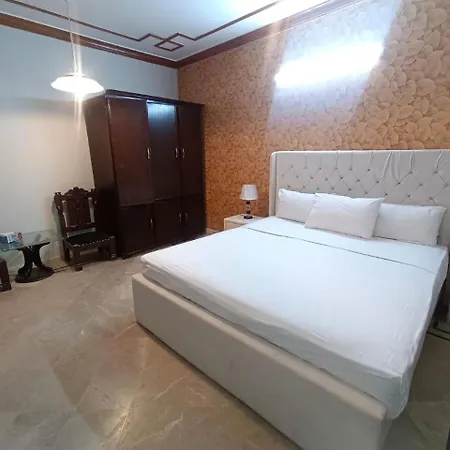 Raverian Guest House-3