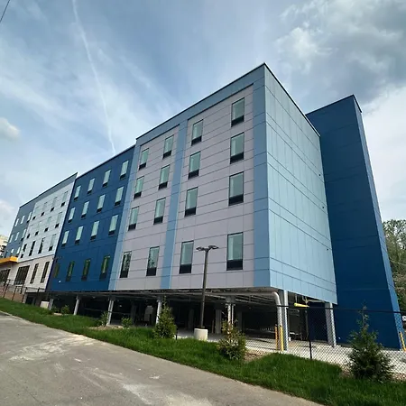 Comfort Suites Gatlinburg Downtown-Convention Center-2