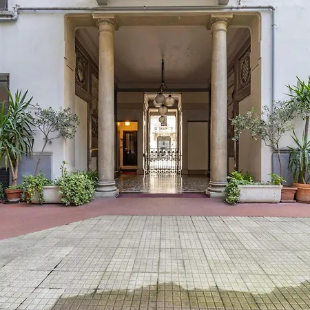 Stradivarius House - Carozzi Apartments-3