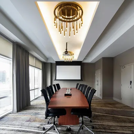 Courtyard By Marriott Montreal Airport-2