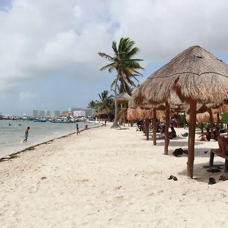 Beautiful Home By The Beach - 3Bedrooms, 2.5Baths-3