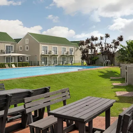 Protea Hotel By Marriott Stellenbosch & Conference Centre-2
