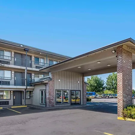 Econo Lodge Portland Airport-2