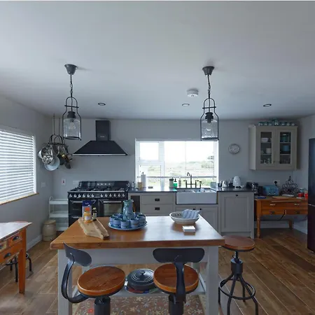 Entire Coastal Home In Connemara Ireland-3