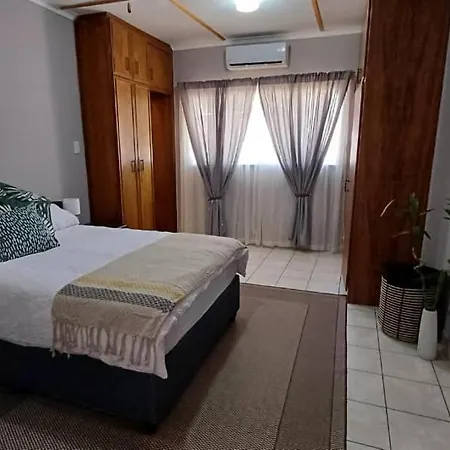 Pangolin Overnight Self-Catering Accommodation Cc-2