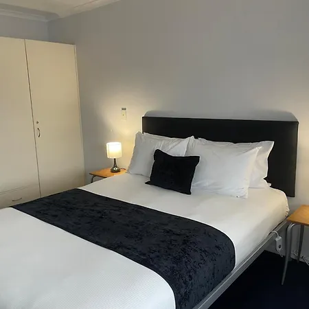 Fergussons Motor Lodge-2