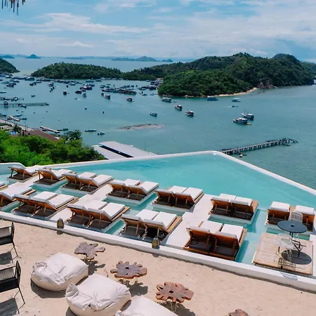 Loccal Collection Hotel Komodo-3