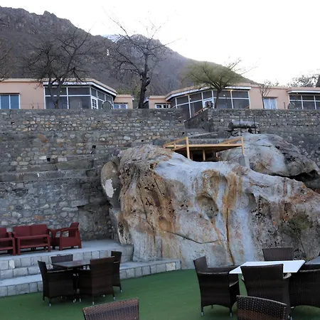 Eagle'S Nest Hotel-2