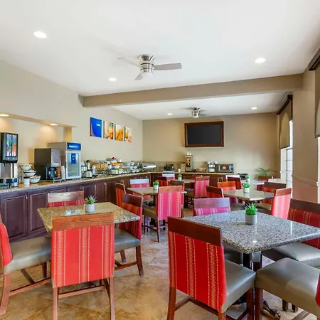 Comfort Inn Phoenix Central City-2