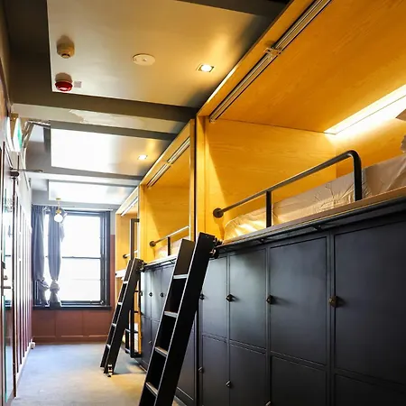 The Capsule Hotel-2