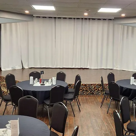 Ramada By Wyndham London-3