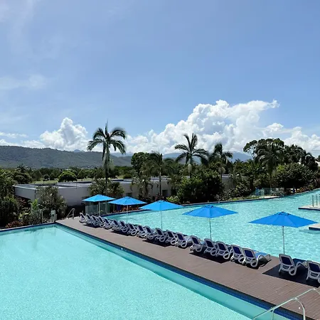 Pool Resort Port Douglas-2