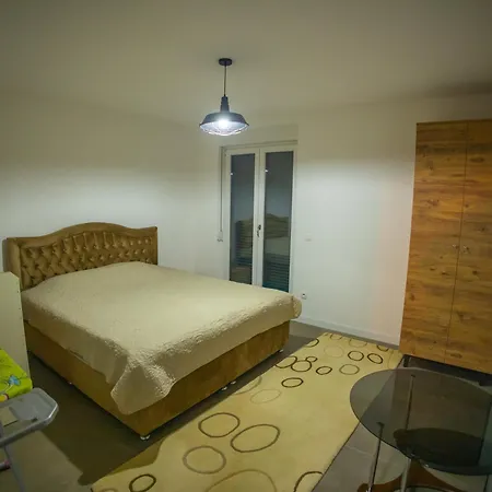 Villa Noar, Cozy 4Br Mountain W, Fireplace, Lake View, Brezovice-2