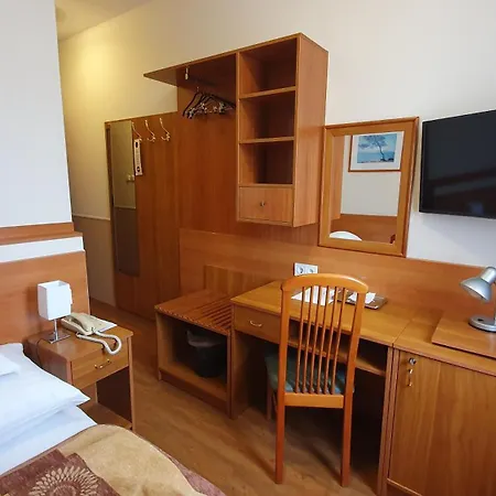 Hotel Baross-3