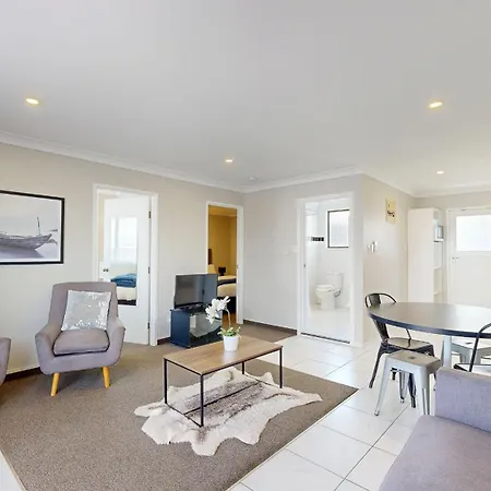 Albatross Motel-2