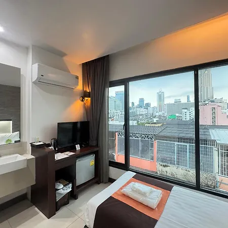 Collection O The Bangkok Airport Link Suite-2