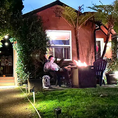 The Vine Studio City - Cal King - Private Entrance-2