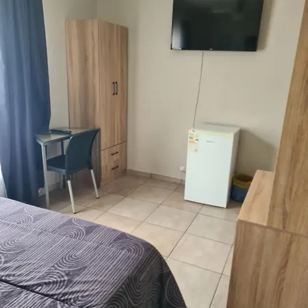 Airport Lodge Or Tambo-2