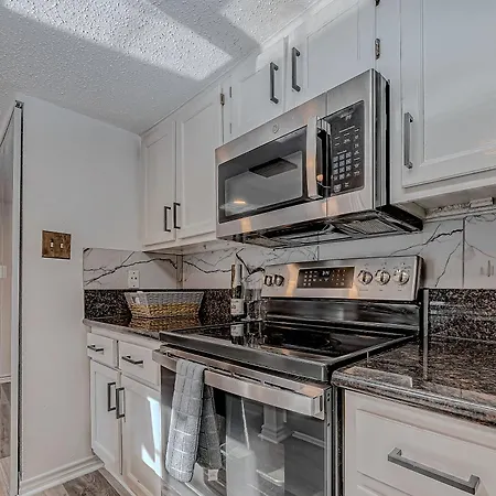 Upscale 1Br Condo In Med Center-3