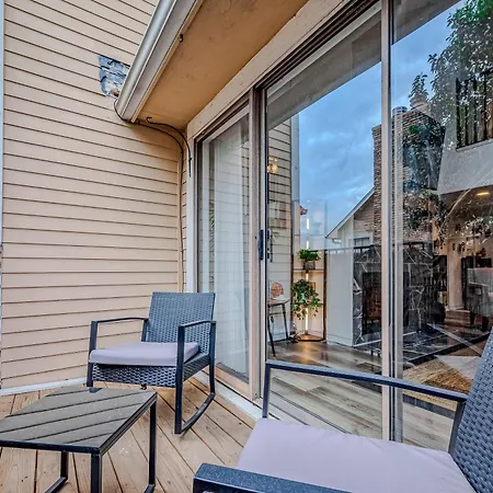 Upscale 1Br Condo In Med Center-2