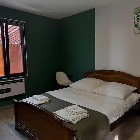 Aparan Guest House-3
