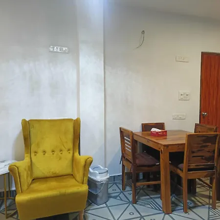 Half Orangee Party Stay With Free Swimming Pool, Free Game Room, Free Parking Next To Vagator Beach-Near To Chapora Fort-Near To Hill Top-3