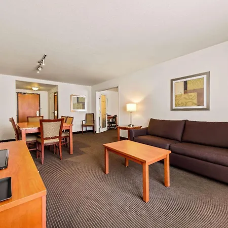 Wingate By Wyndham Calgary South-2