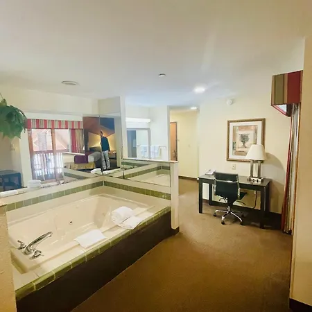 Baymont By Wyndham Indianapolis-2