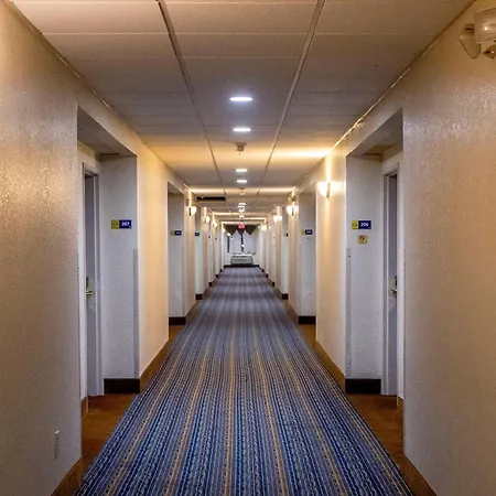 Days Inn & Suites By Wyndham Houston North/Aldine-3
