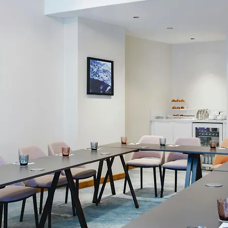 Courtyard By Marriott Baku-3