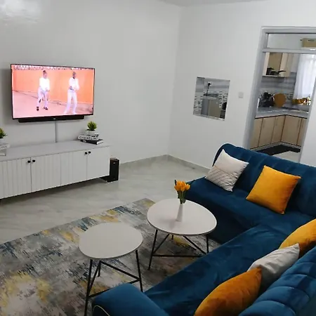 Modern 2 Bedroom With Master Ensuite & Mount Kenya Views - Nanyuki Cbd At Mg'S Mountain Nest-2