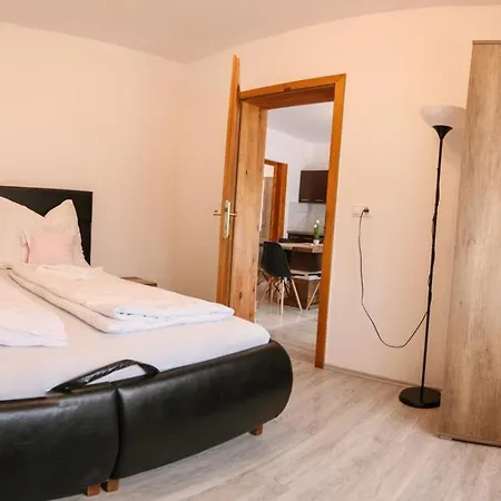 Familia Apartmanhaz-2