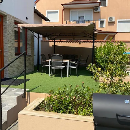Familia Apartmanhaz-3