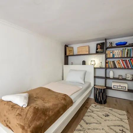 Downtown Oasis Apartman-2