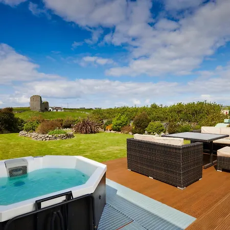 Luxury Lodges In Doolin Village With Hot Tubs-3